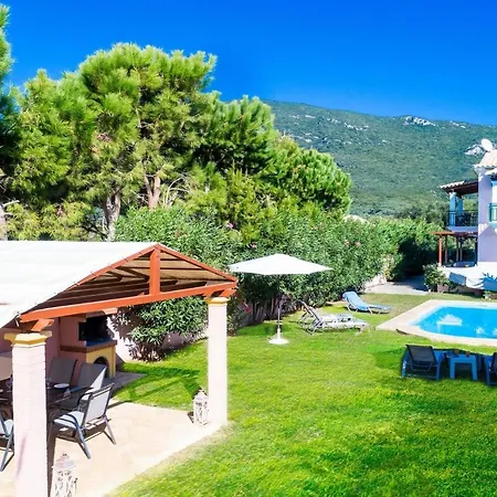 Villa Beachfront Rania By Posarellivillas *
